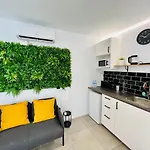 Cool Lofts Alameda Pensión 4*
